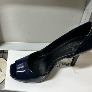 Heels, the dark blue